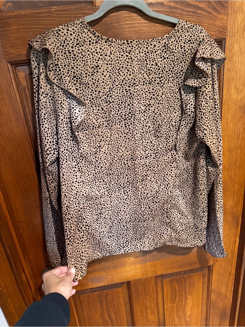 116A. Very J Brown Leopard Print V-Neck Ruffle Shoulder Blouse - Picture 8 of 9